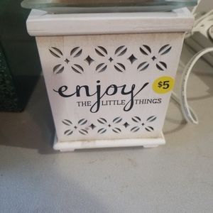 White rustic candle warmer with glass top.